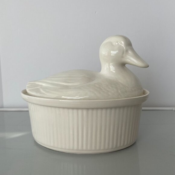 Vintage Covered White Ceramic Duck Serving Dish - Picture 1 of 10
